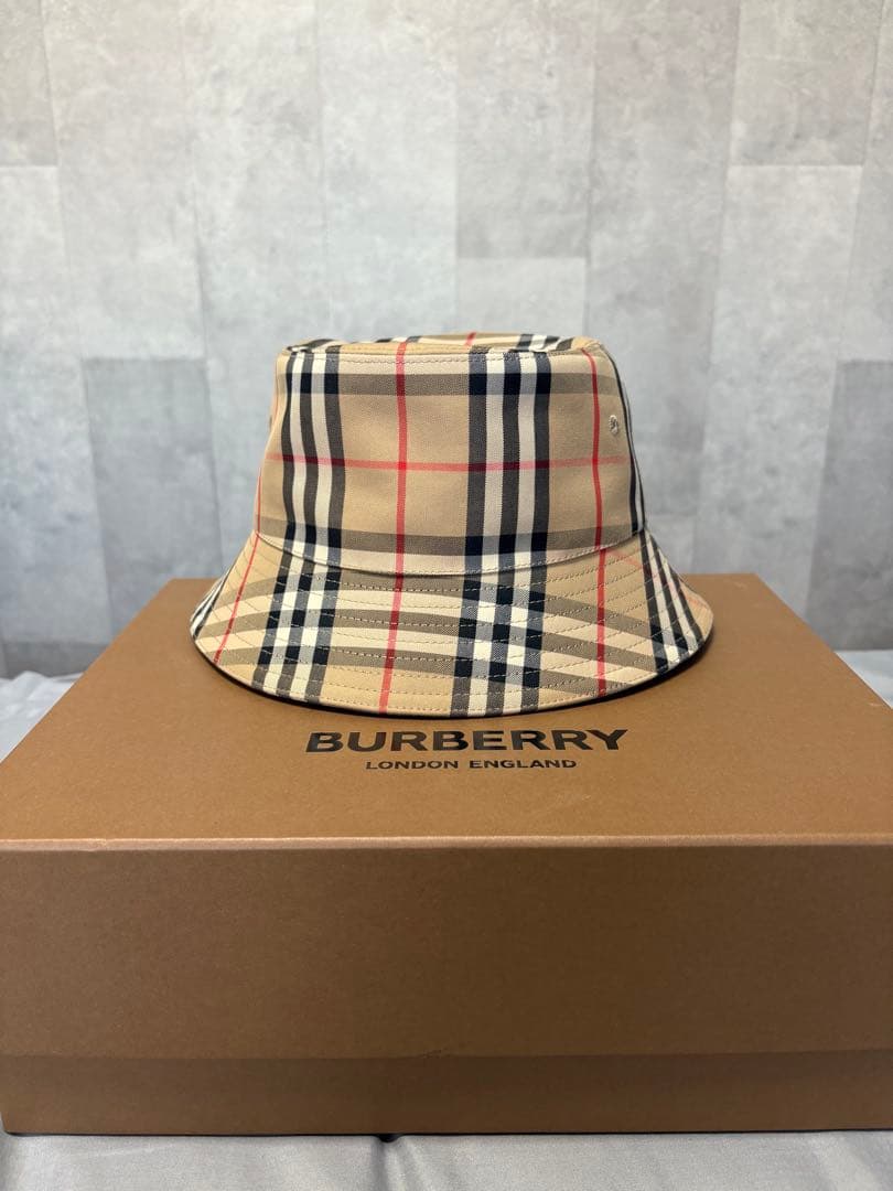 【なちゅ】BURBERRY バケハ【正規品】 ☆2月限定 割引特典あり☆