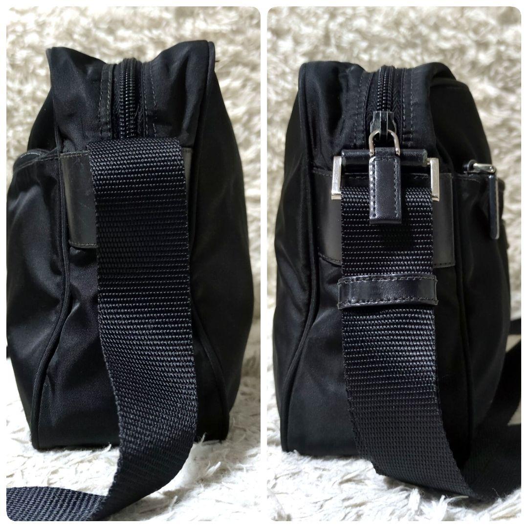 近年モデル PRADA テスートナイロン 三角プレート カメラバッグ ブラック