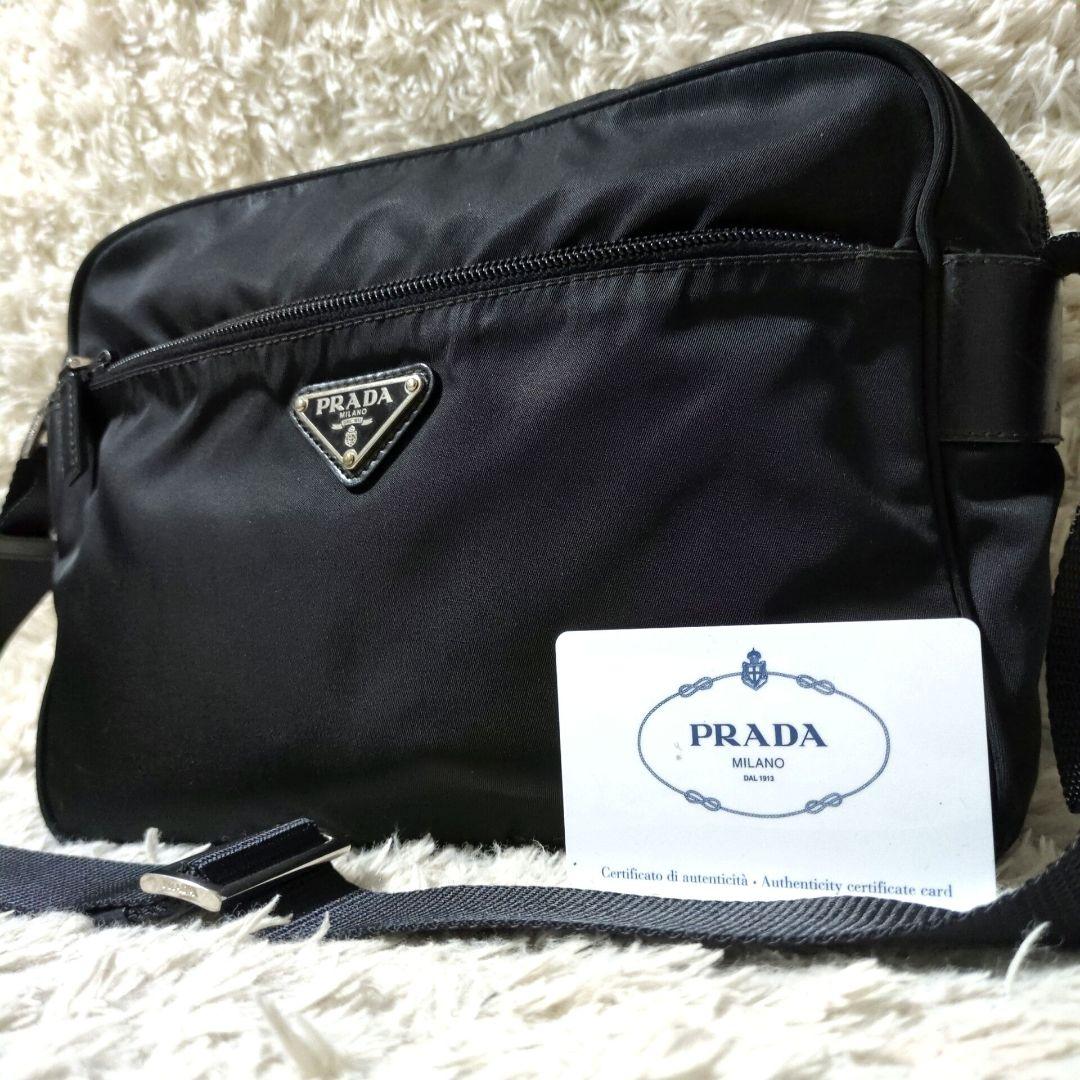 近年モデル PRADA テスートナイロン 三角プレート カメラバッグ ブラック