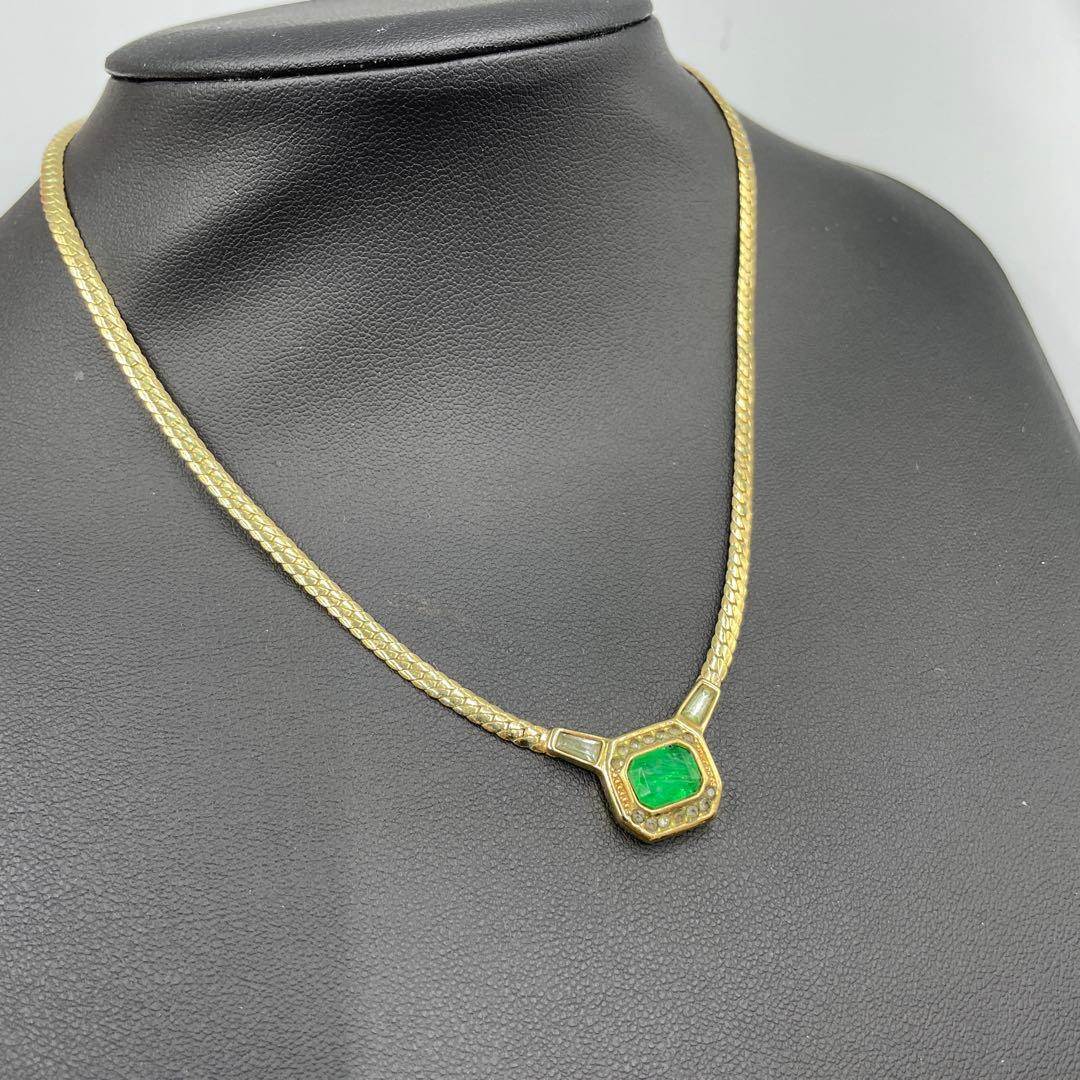 27 訳ありクリスチャンディオール　グリーンストーン付きネックレス