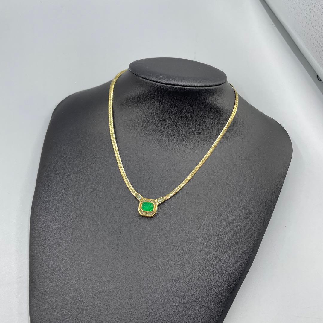 27 訳ありクリスチャンディオール　グリーンストーン付きネックレス