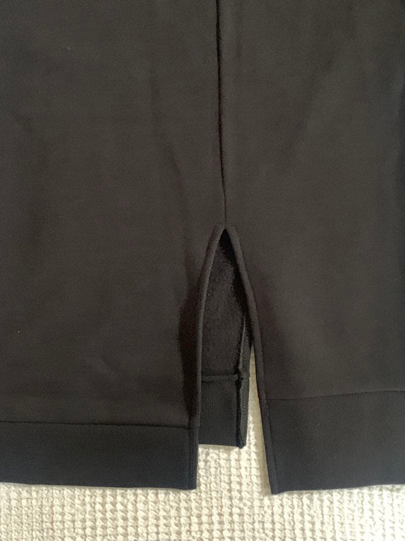 nägonstans ブラック スウェット