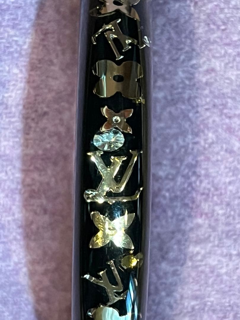 LOUIS VUITTON ブラックバングル 黒