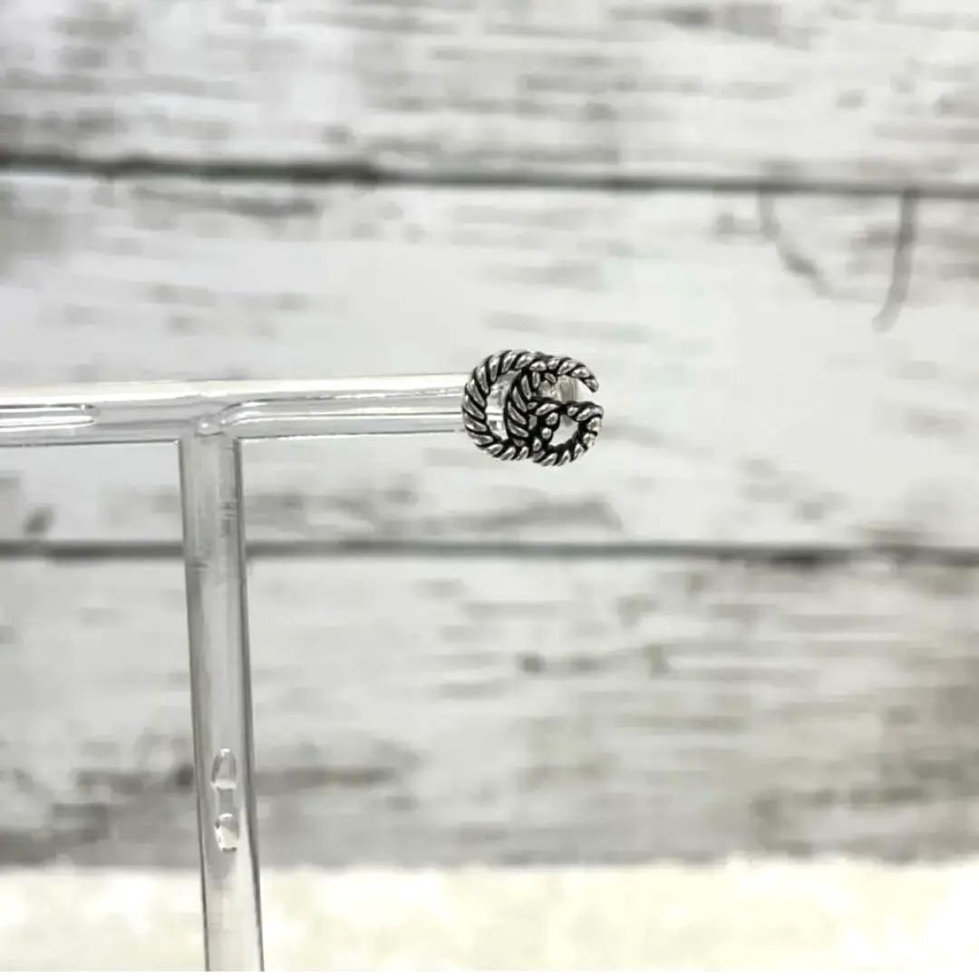 【極美品】グッチ　マーモントGG ツイストピアス片耳　希少　925 アラベスク