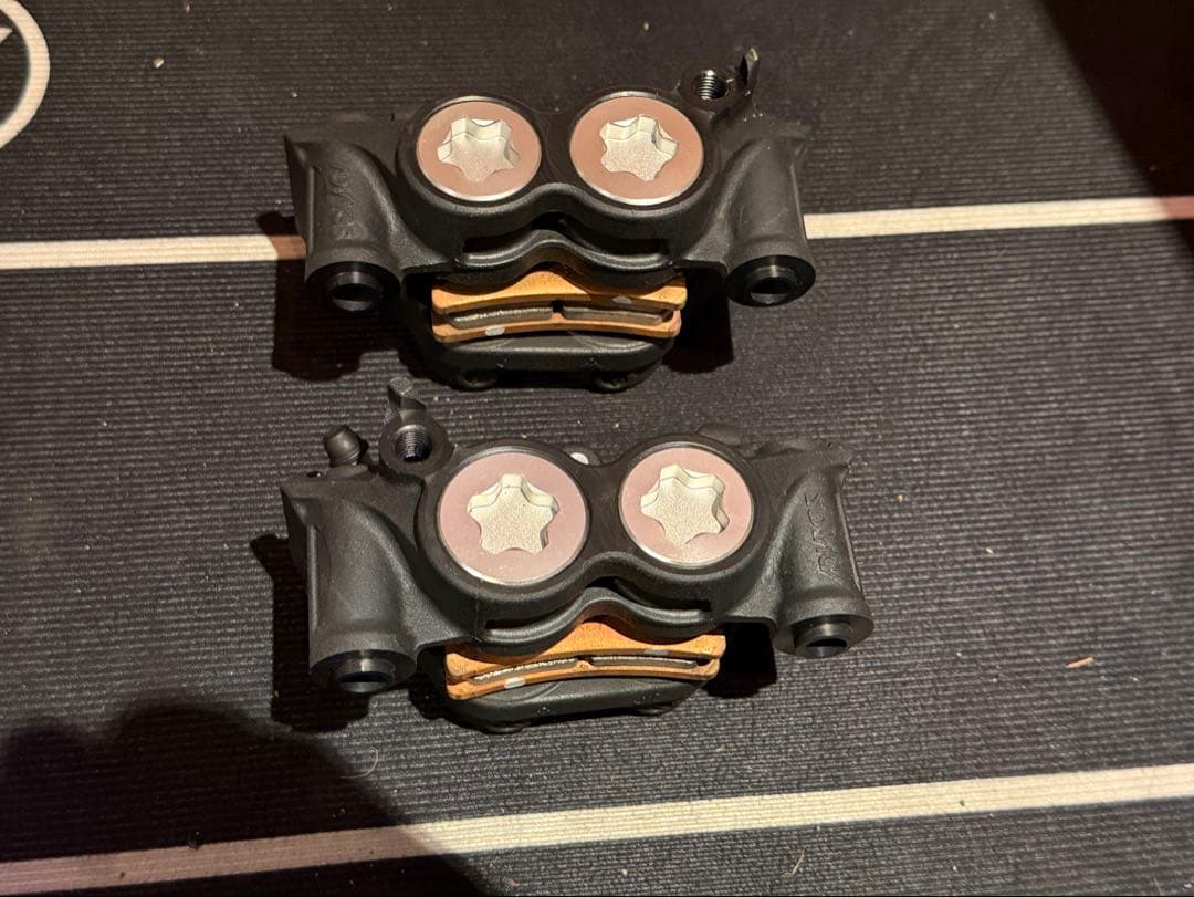 ヤマハXSR900 2022-純正フロントブレーキキャリパー