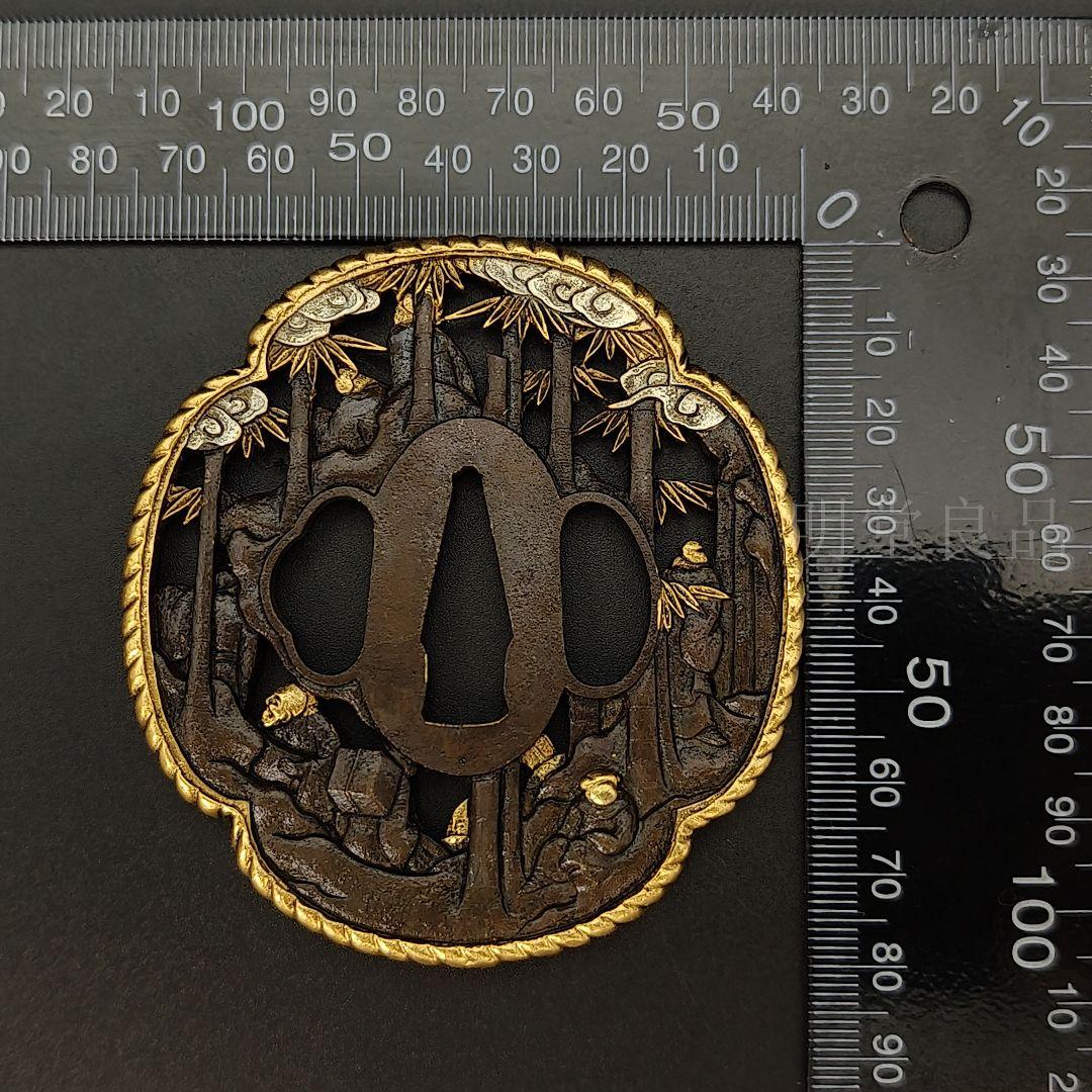 日本刀装具　鍔　竹林七賢者の図　 銅地　金工品　金銀メッキ　刀の鍔　刀剣美術