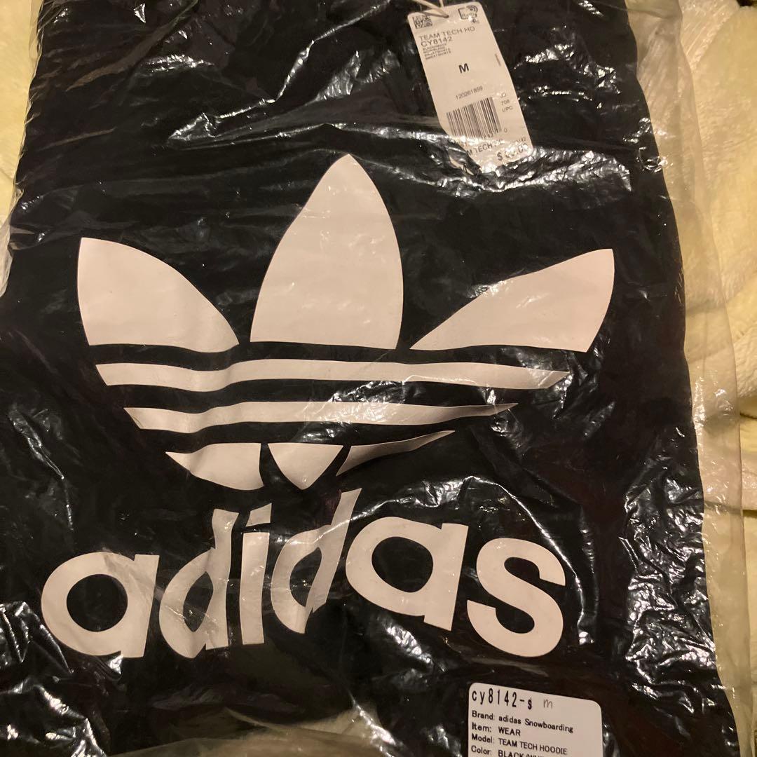 アディダスオリジナルス　撥水パーカー