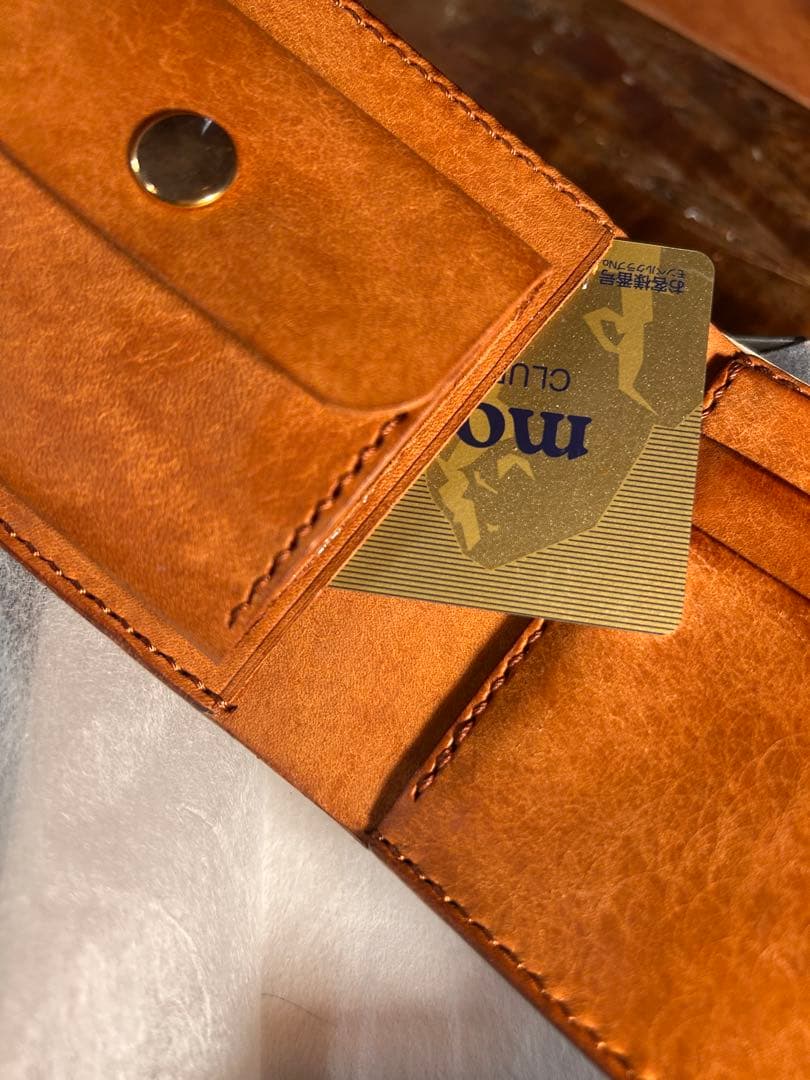 新品！コンパクト　本革　イタリア製マルゴーレザーウォレット　総手縫い真鍮金具