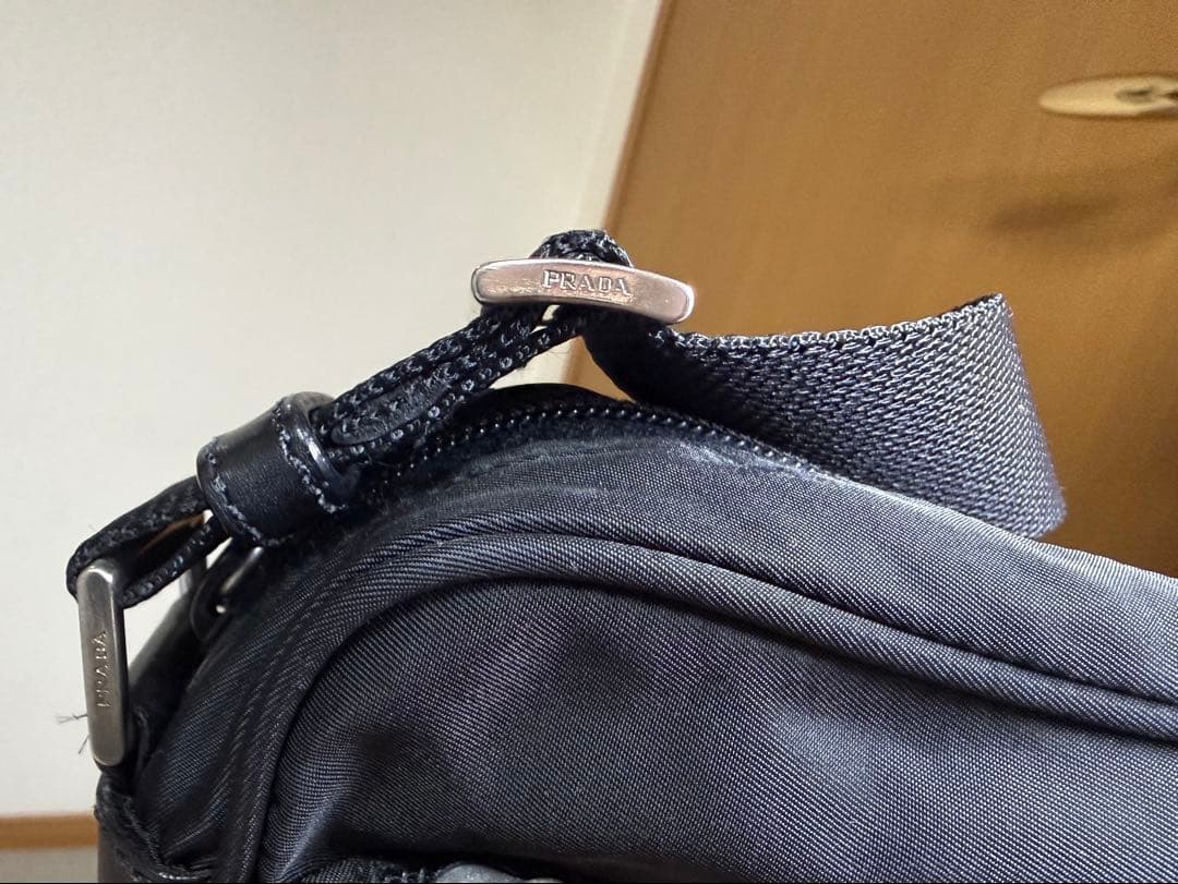 PRADA プラダ　ショルダーバッグ　ミニバッグ　カメラバッグ　ナイロン