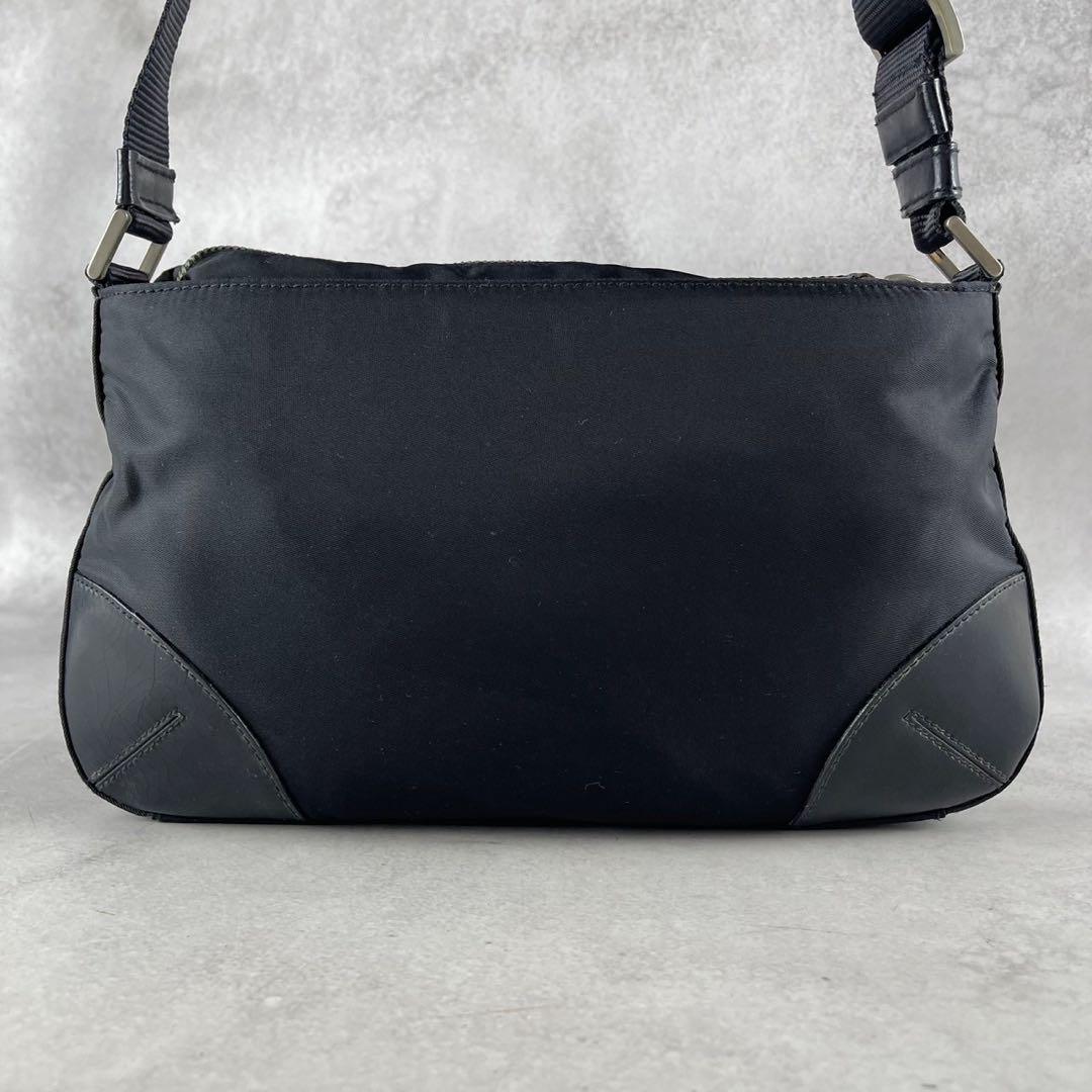 PRADA ショルダーバッグ ナイロン レザー 三角ロゴ プラダ カメラバッグ