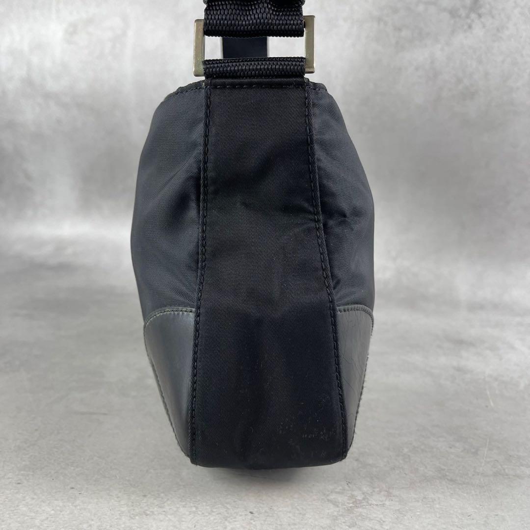 PRADA ショルダーバッグ ナイロン レザー 三角ロゴ プラダ カメラバッグ