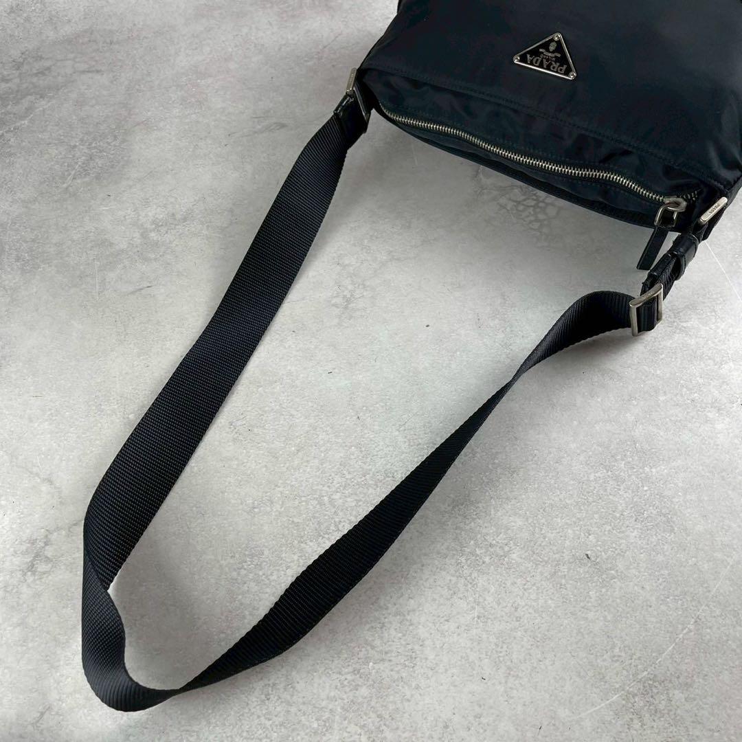 PRADA ショルダーバッグ ナイロン レザー 三角ロゴ プラダ カメラバッグ