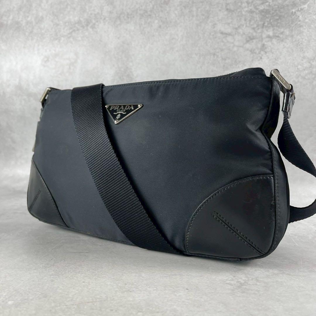 PRADA ショルダーバッグ ナイロン レザー 三角ロゴ プラダ カメラバッグ