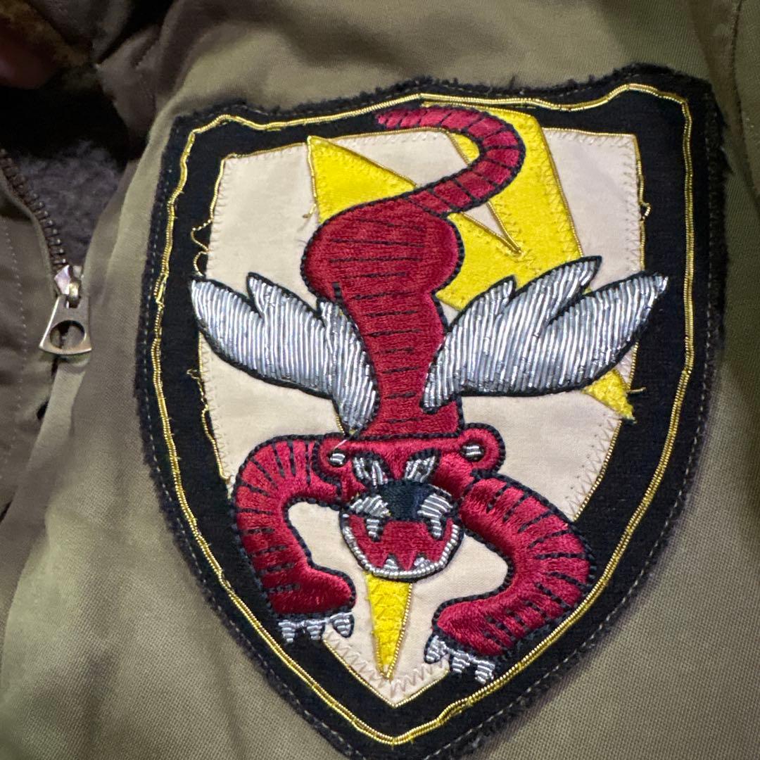 バズリクソンズ B-10 フライングタイガー ラフウエア復刻