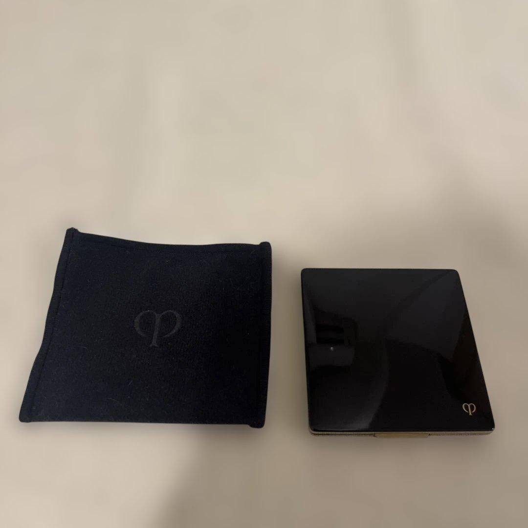 クレドポーボーテ　プードルコンパクトエサンシエルｎエレガントスリム　ケース付