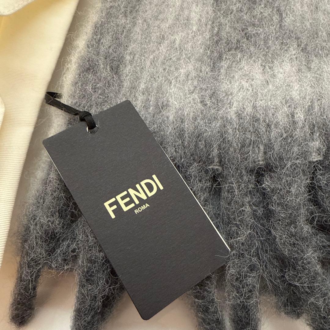 【新品タグ付】FENDI フェンディ グレー マフラー ウール混合 フリンジ付き