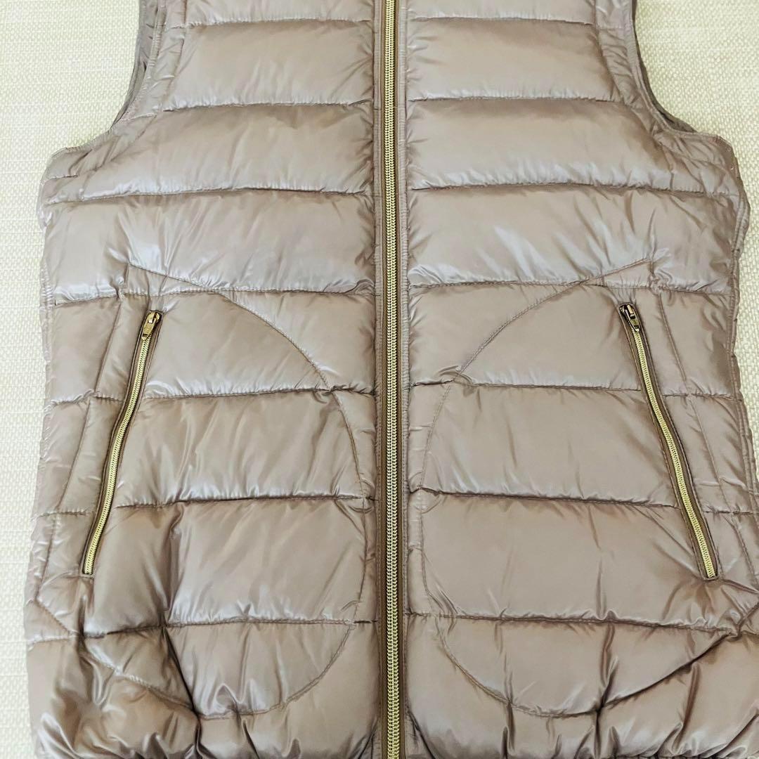 【極美品】ヘルノ ダウンベスト フード ゴールド金具 プレート 42 洗える