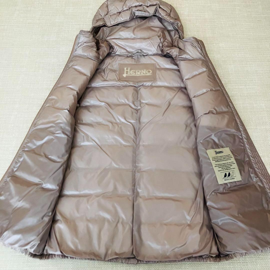 【極美品】ヘルノ ダウンベスト フード ゴールド金具 プレート 42 洗える