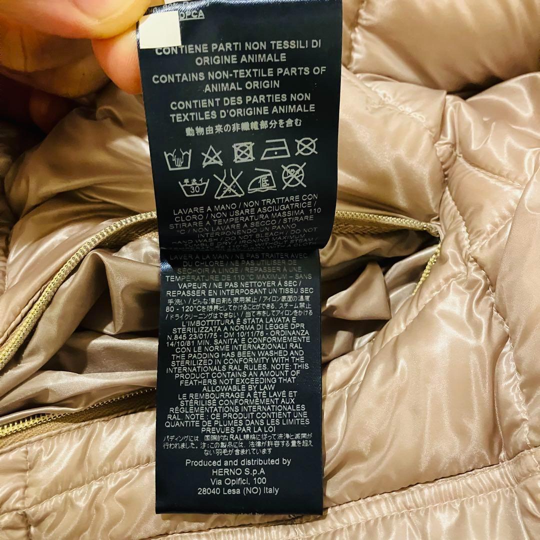 【極美品】ヘルノ ダウンベスト フード ゴールド金具 プレート 42 洗える
