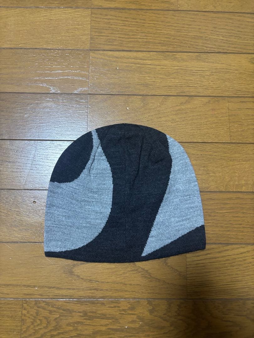 ROA Our legacyニット帽 黒 グレー