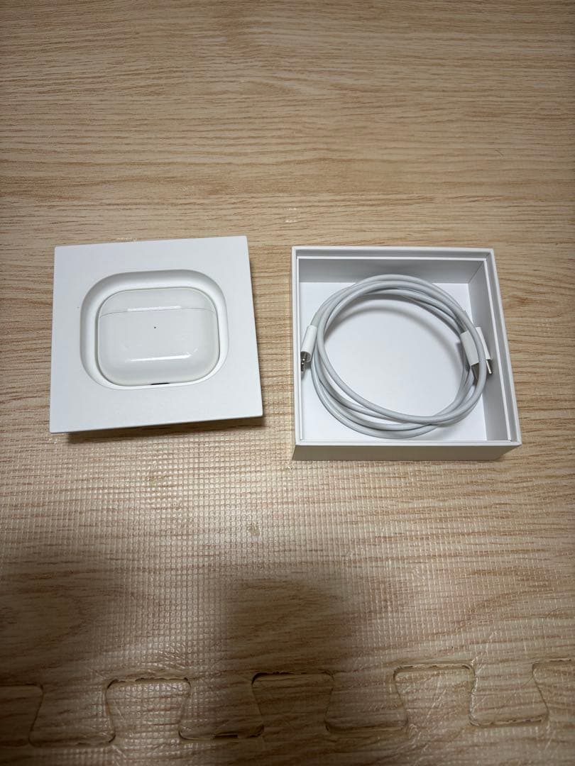 【純正品・箱付】AirPods 第3世代　ケース付き