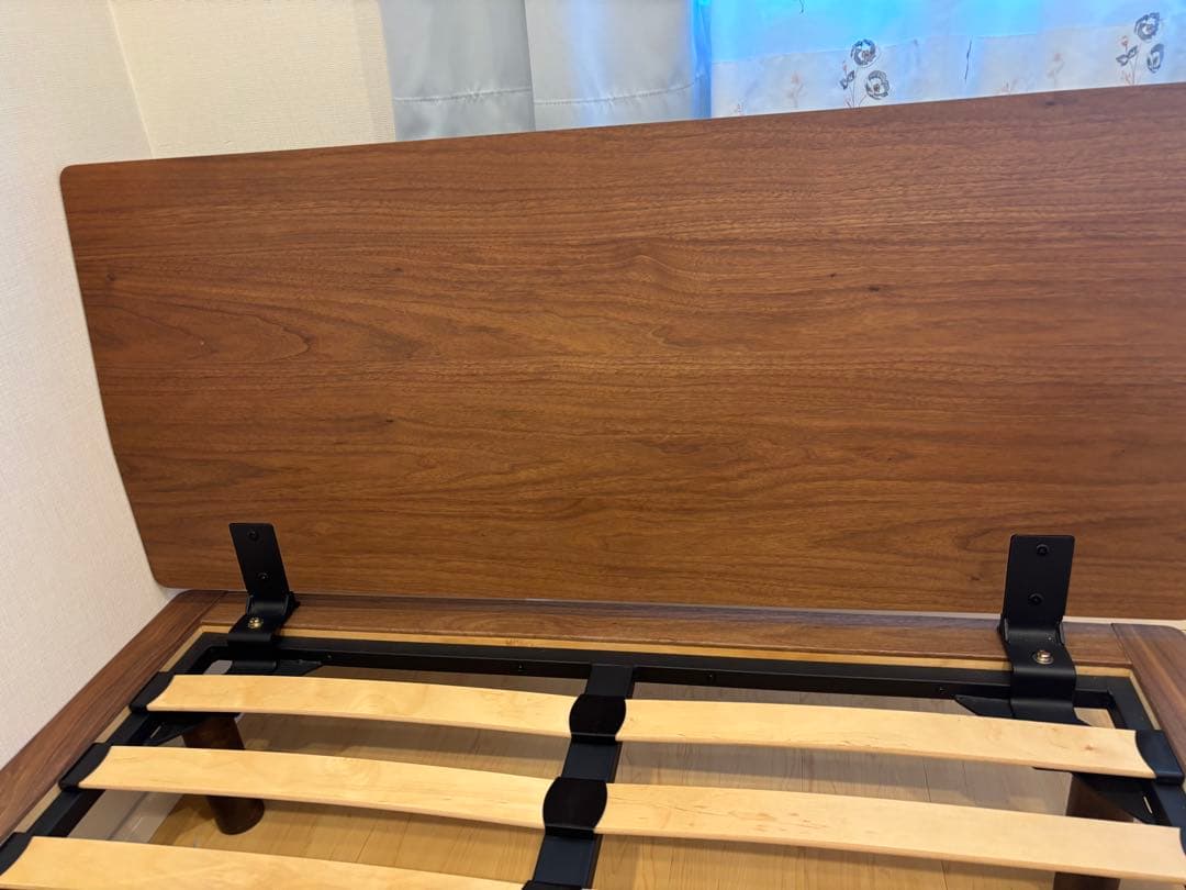 無印良品　ベッドフレーム・セミダブル・ウォールナット　ヘッドボード脚付