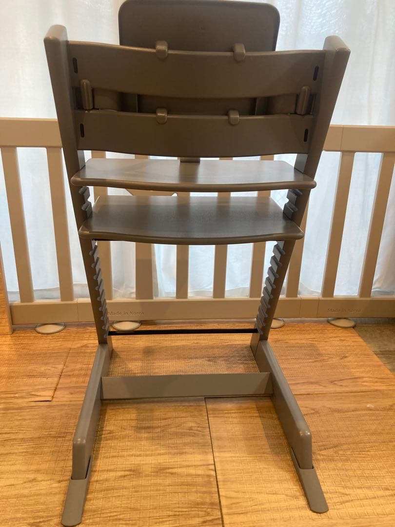 ストッケ　トリップトラップ　グレー