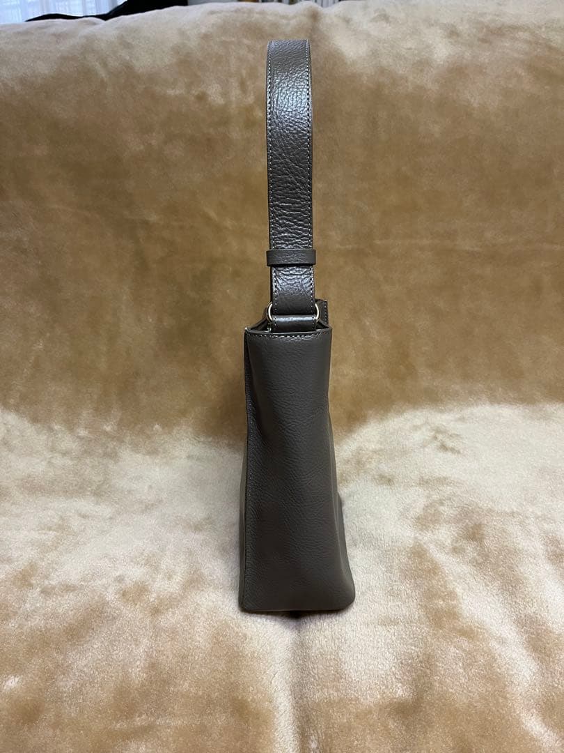 ラシット スクエア ワンショルダーバッグ モノグラムカードケース