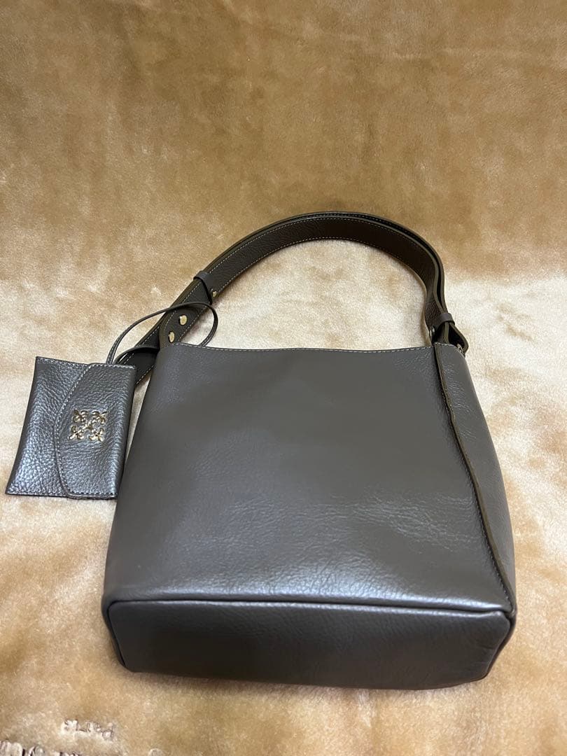 ラシット スクエア ワンショルダーバッグ モノグラムカードケース