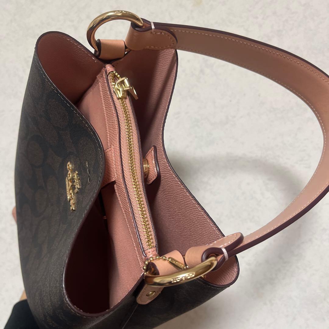 kiki さま専用ページ　COACH モノグラムショルダーバッグ