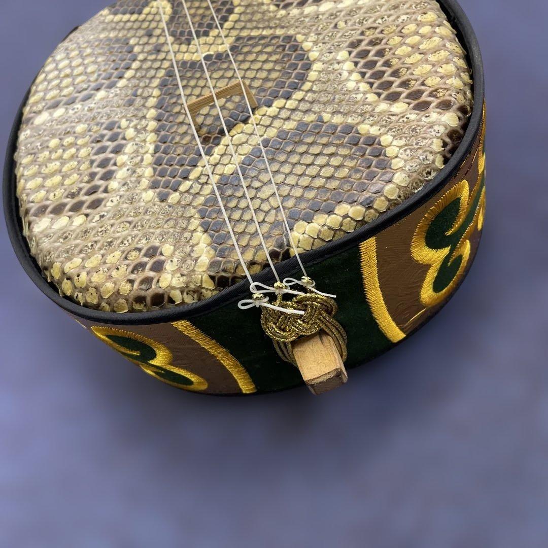 沖縄民謡楽器　三線　蛇皮　ケース付き