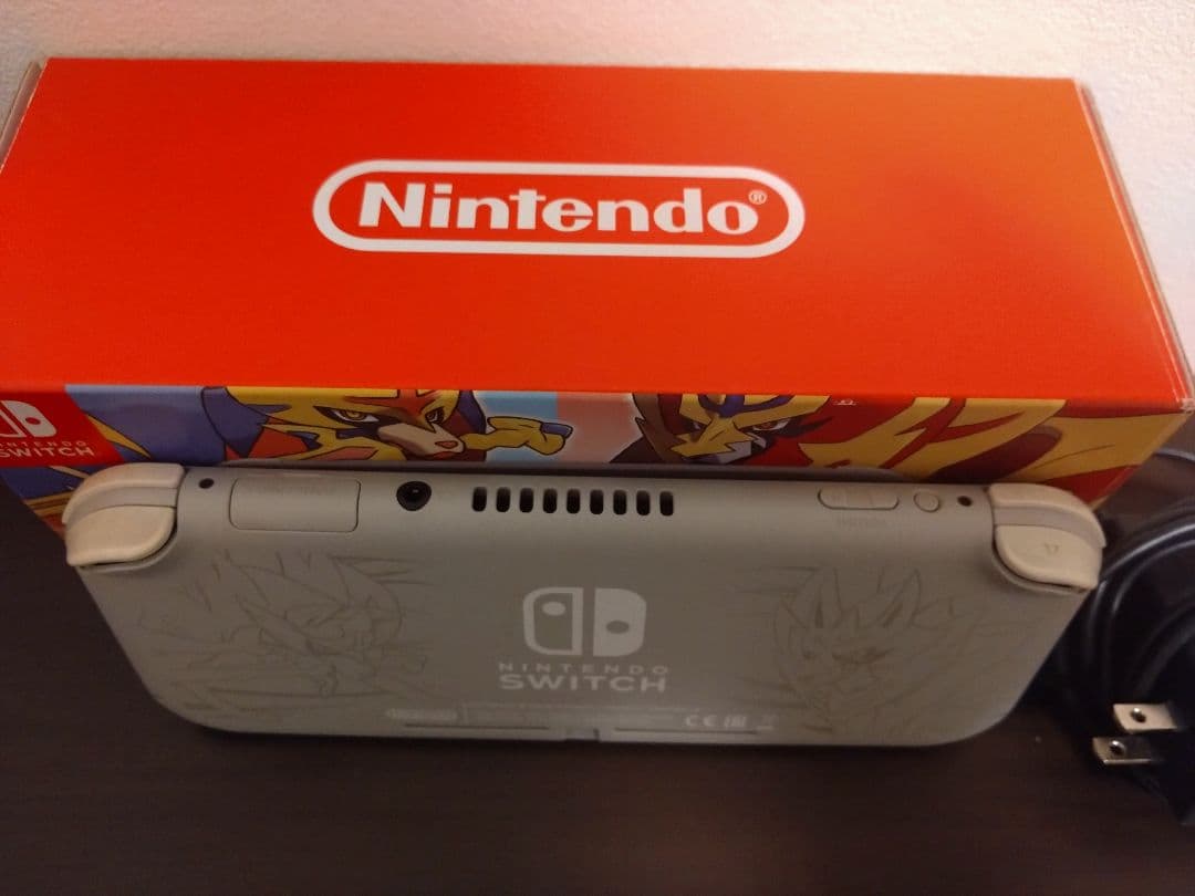 Nintendo Switch Lite グレー　ザシアンザマゼンタ