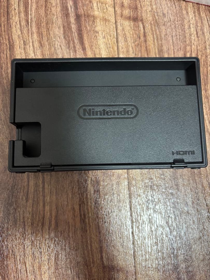 Nintendo Switch 本体　【美品】　カセット、コントローラー付き