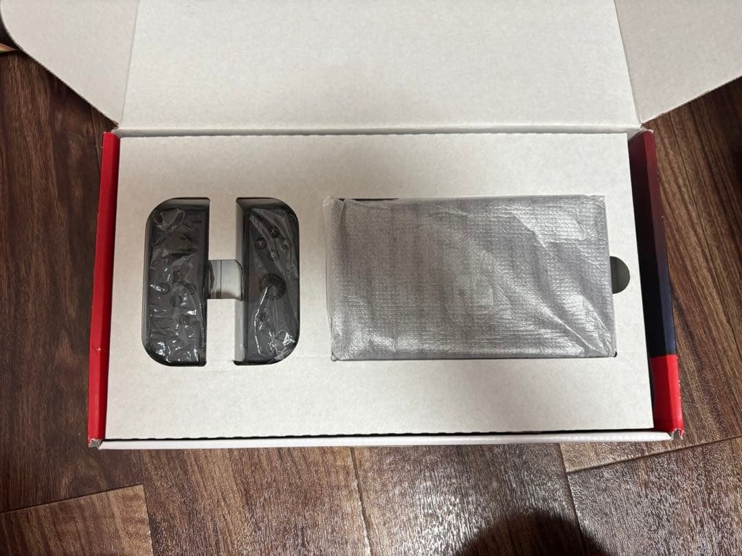 Nintendo Switch 本体　【美品】　カセット、コントローラー付き