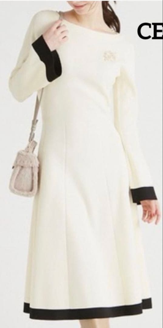 美品！CELFORD ベルスリーブ ガーメントワンピース オフホワイト