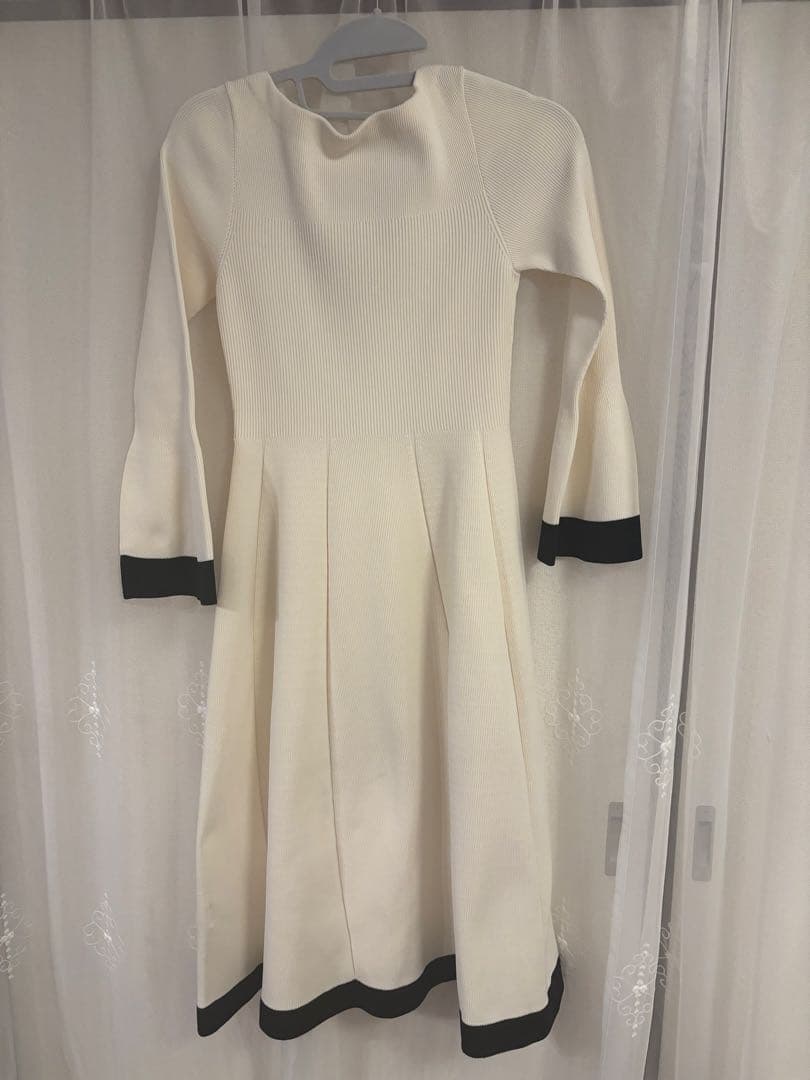 美品！CELFORD ベルスリーブ ガーメントワンピース オフホワイト