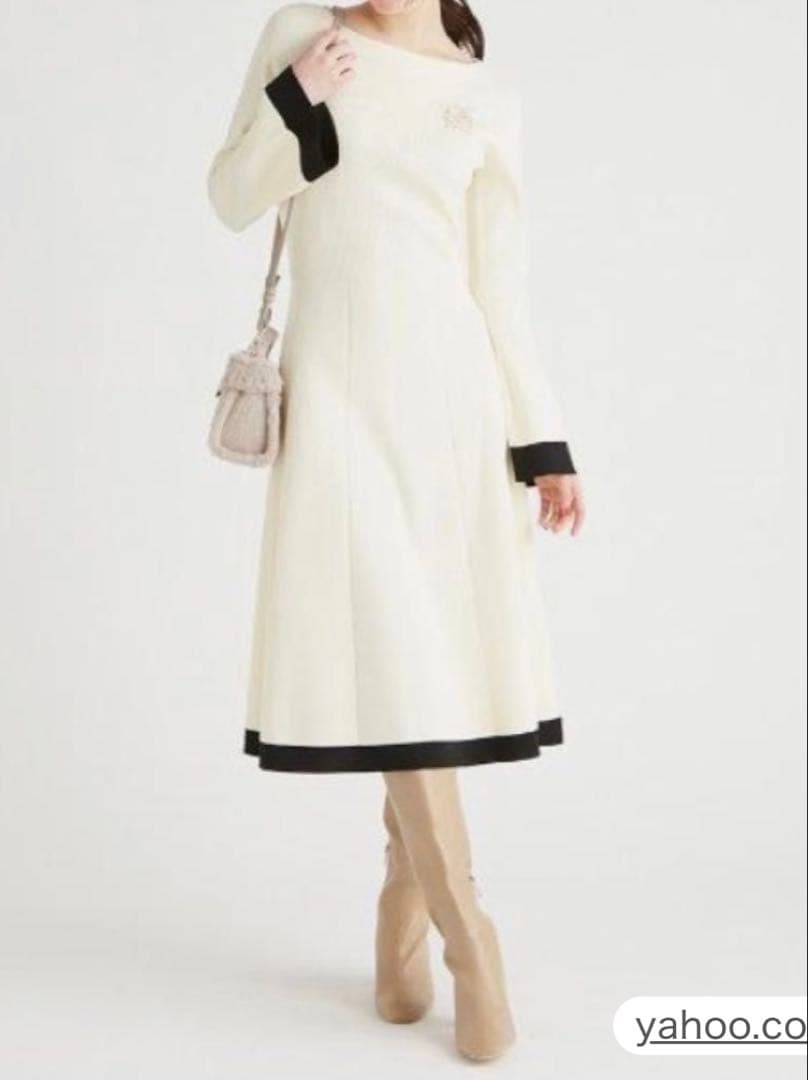 美品！CELFORD ベルスリーブ ガーメントワンピース オフホワイト