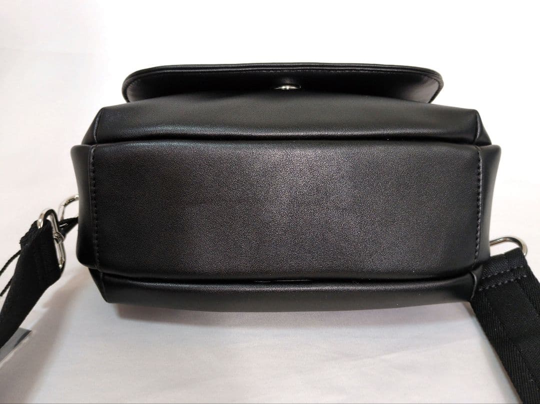 未使用✨　ディーゼル　ショルダーバッグ ロゴチャーム 2WAY　ブラック