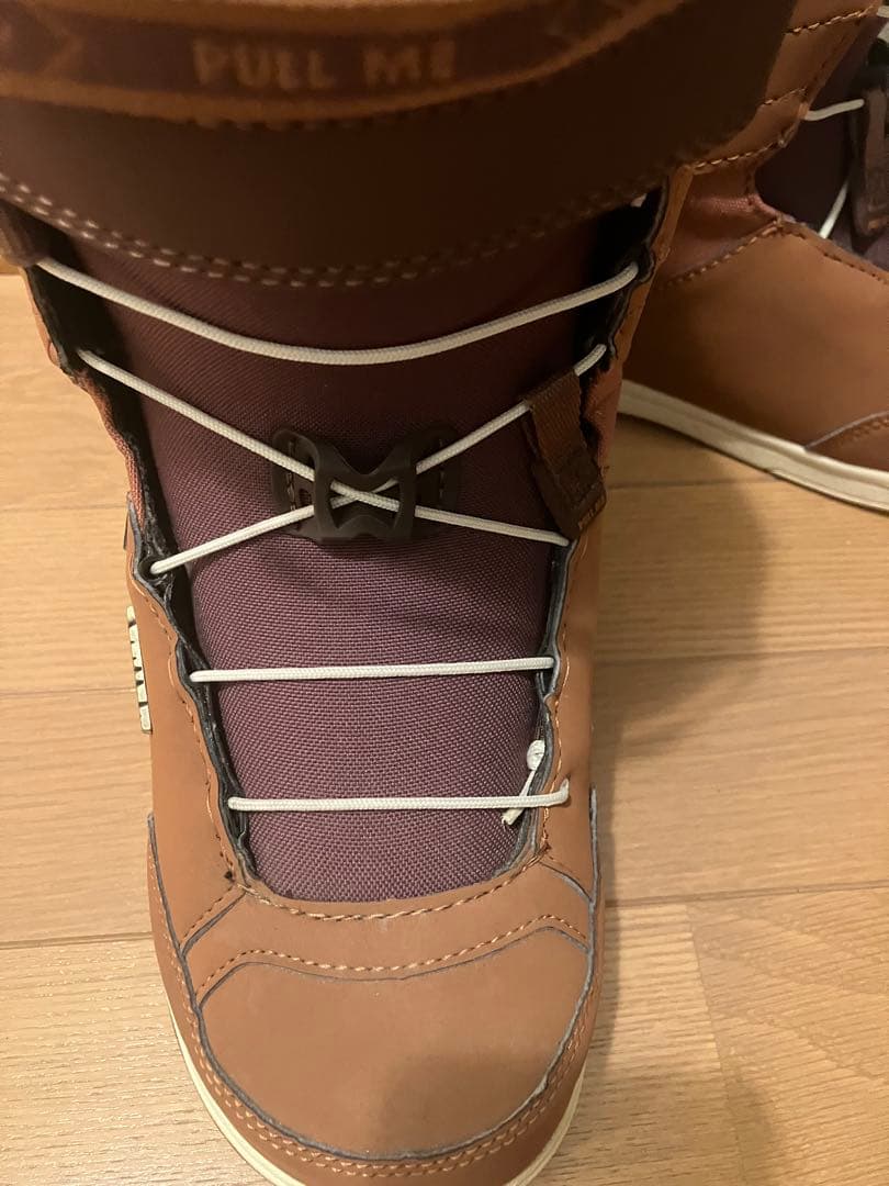 DEELUXE ＬＡＲＡ　美品　23.5cm 　熟成型 スノーボードブーツ