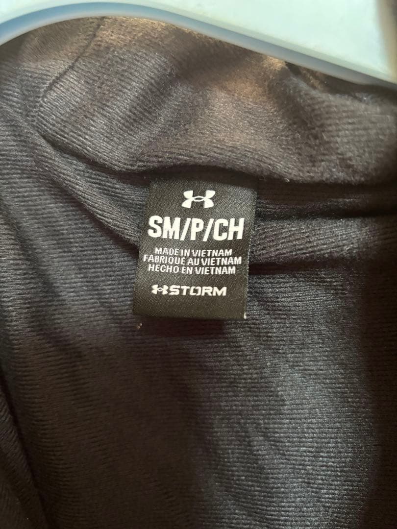 Under Armour ベンチコート 黒