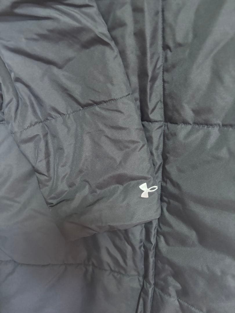 Under Armour ベンチコート 黒