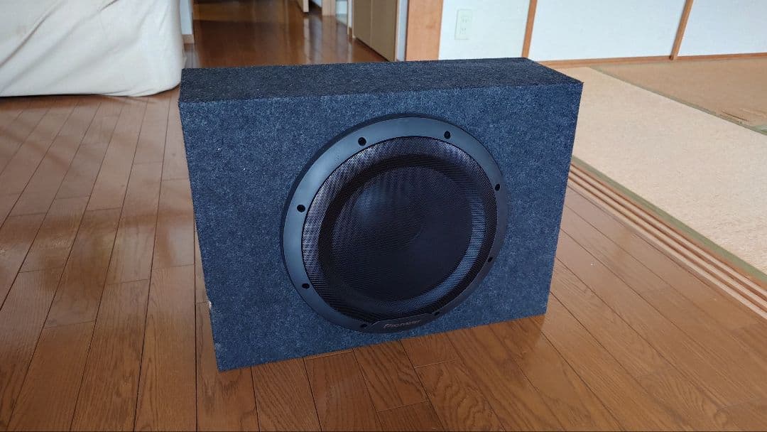 『車専用超重低音』Pioneer TS-WX1210A 30cmサブウーファー