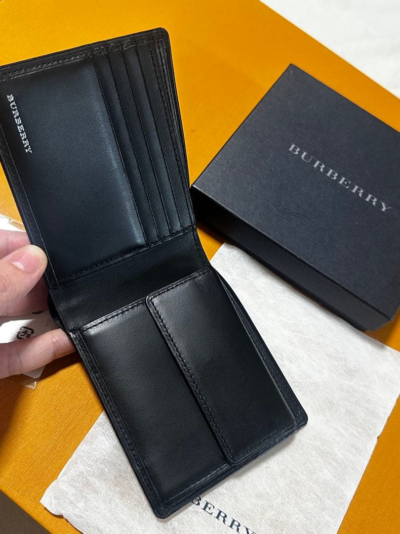 【コピー】BURBERRY ブラック 二つ折り財布