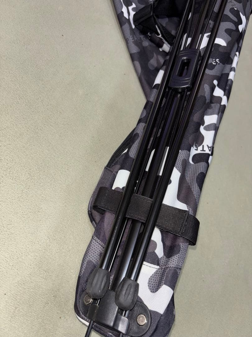 （超美品）パーリーゲイツ、ブラックカモフラ（迷彩）、セルフスタンドバッグ