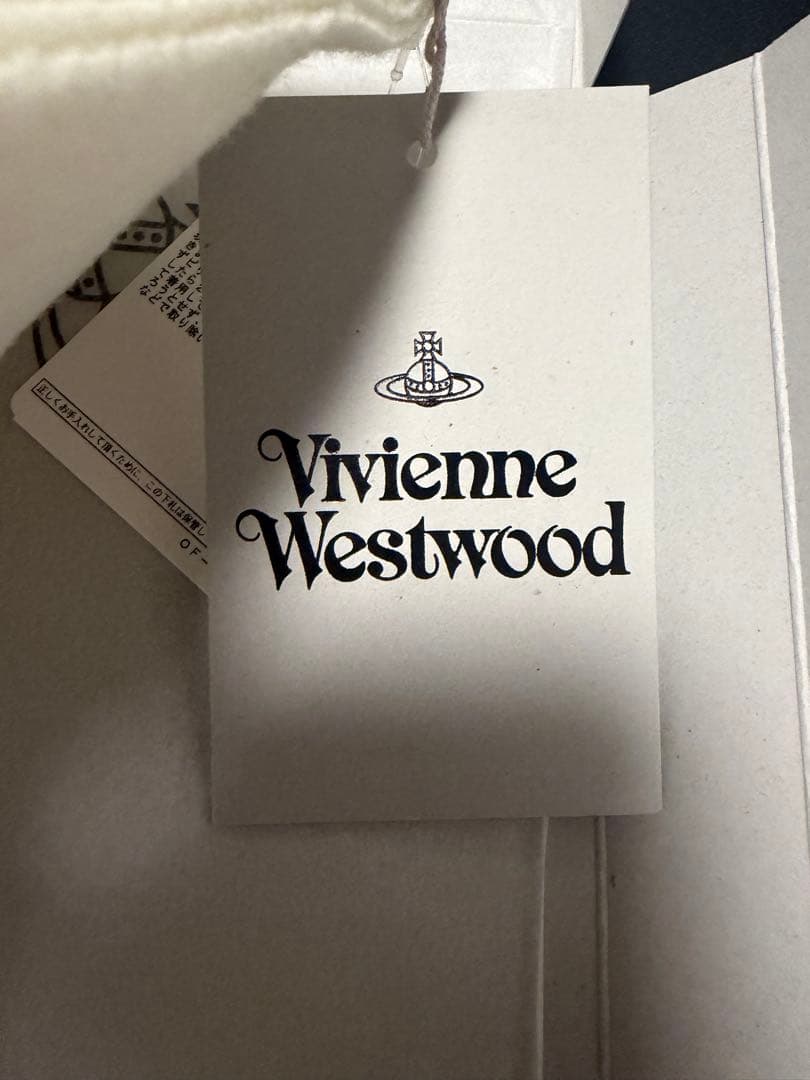 Vivienne Westwood ホワイト マフラー 〜BOX/新品タグ付〜
