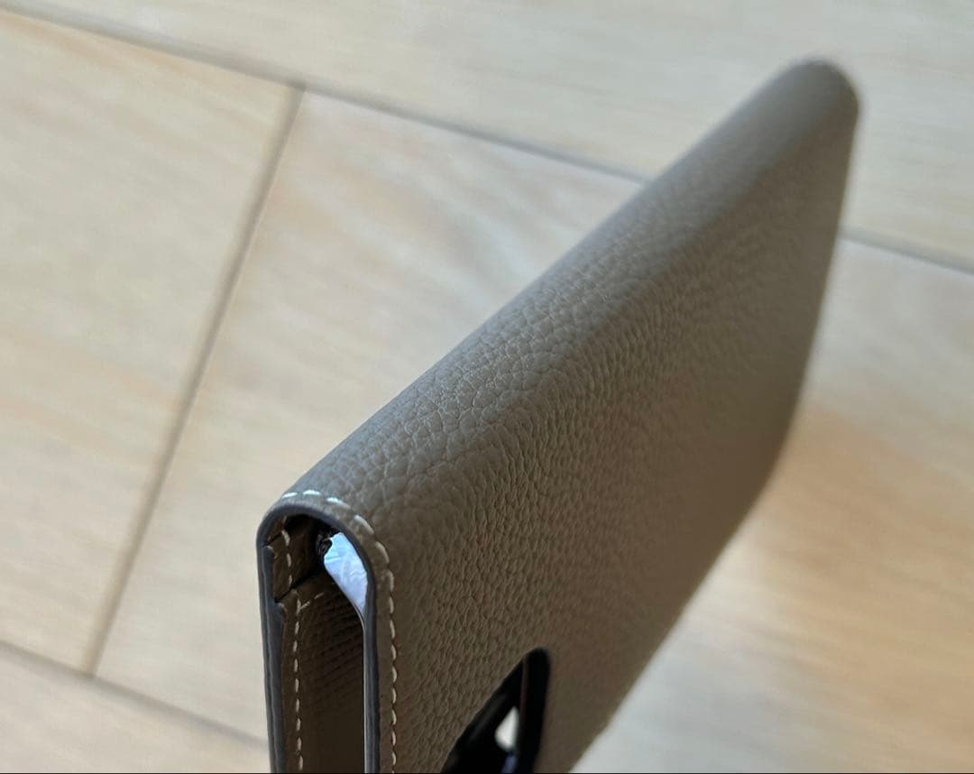 ボナベンチュラ　iPhone14用　 スタンドダイアリーケース