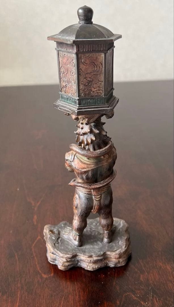 小さいけれど迫力があります　奈良・興福寺の国宝　龍燈鬼立像　レプリカ