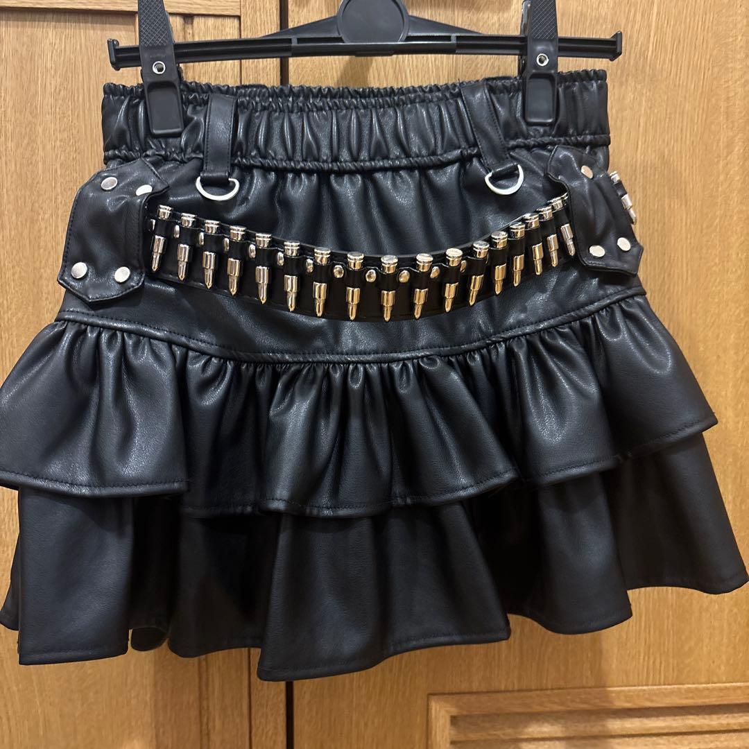 REFLEM レフレム 弾丸ベルト付きフリルスカート レザースカート ブラック