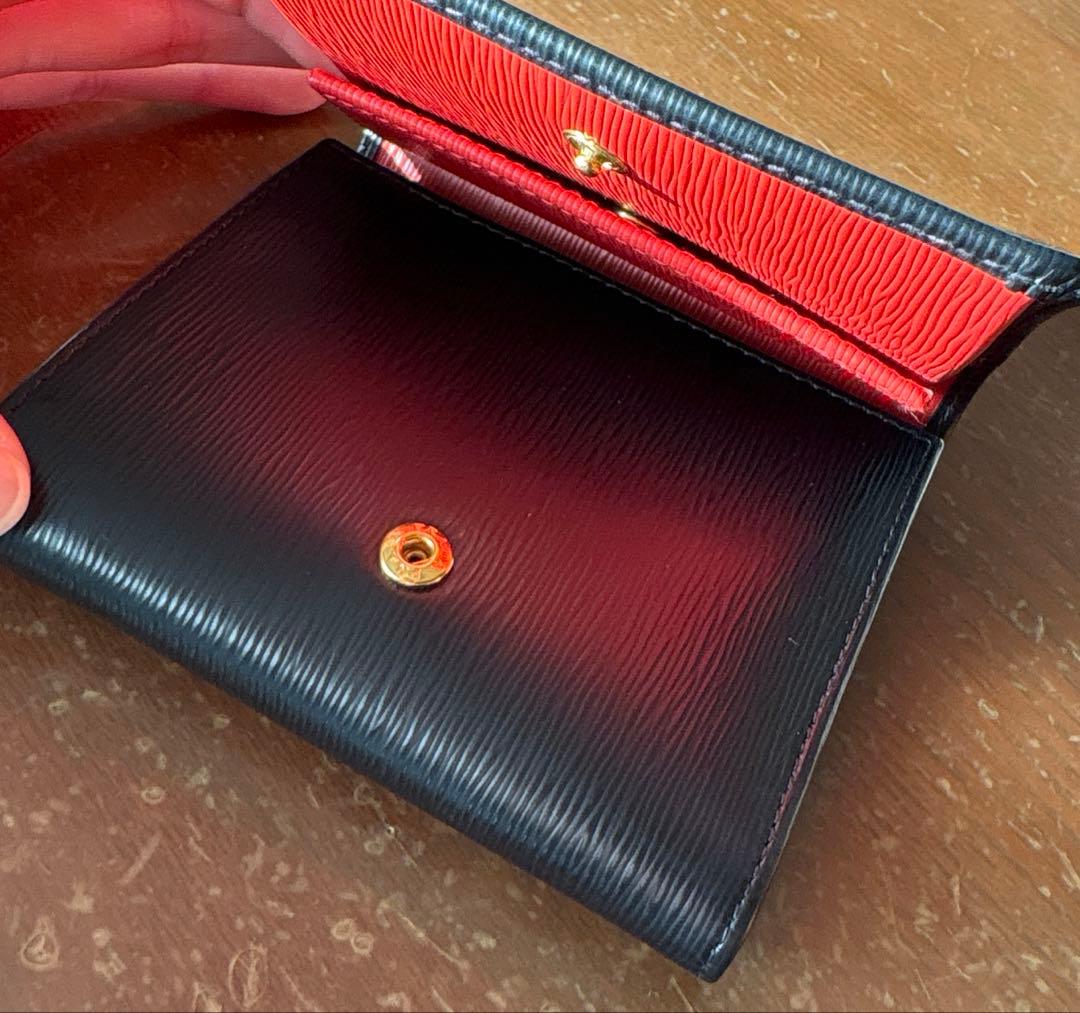 【新品】PRADA 三つ折財布 黒 赤 メンズ エピレザー