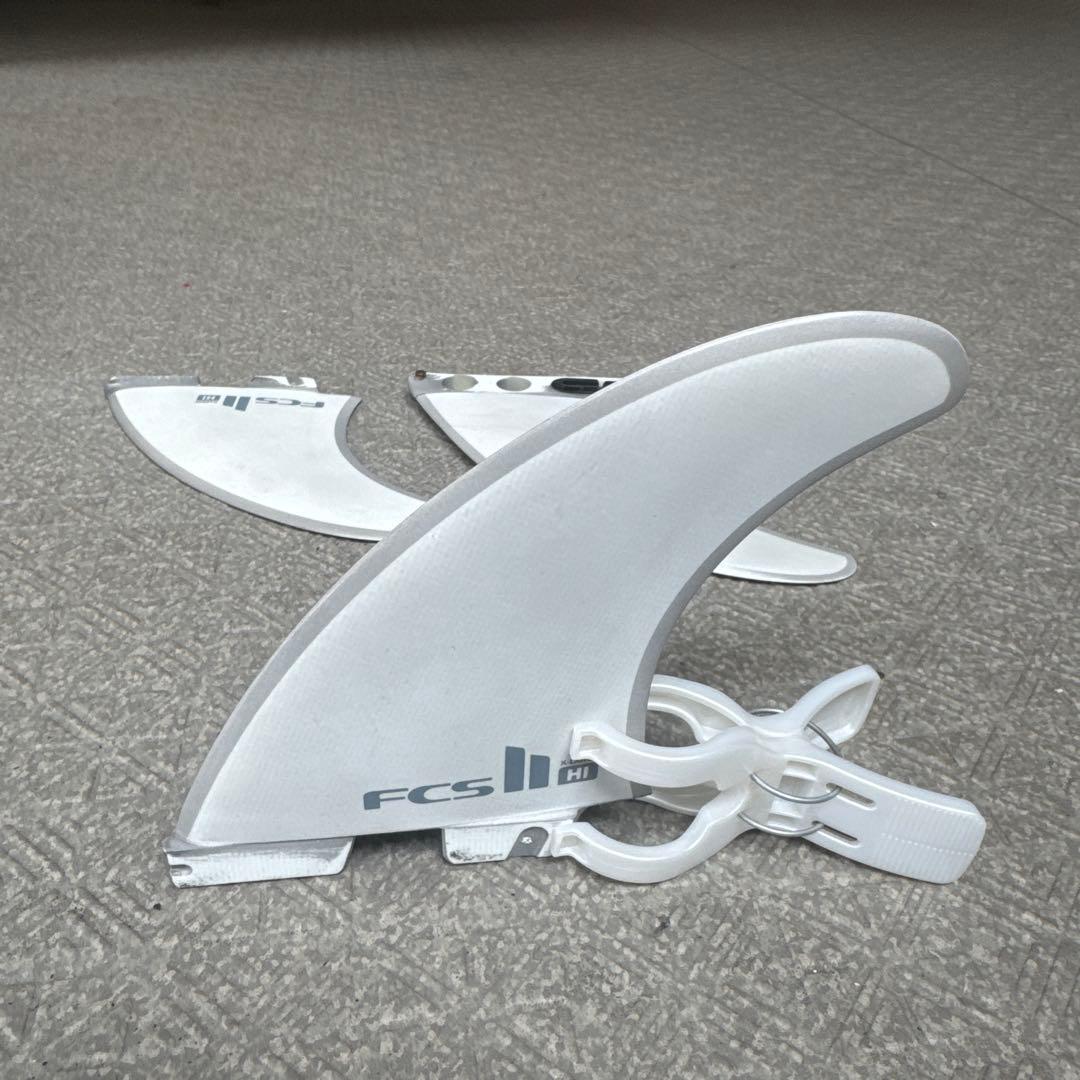 FCS II HI ホワイト サーフボードフィン 3枚セット